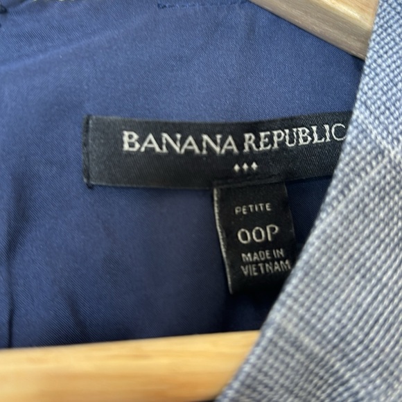 Banana Republic || Sheath Dress and Blazer; *Dress Size OOP; *Blazer Size OP - Picture 7 of 17